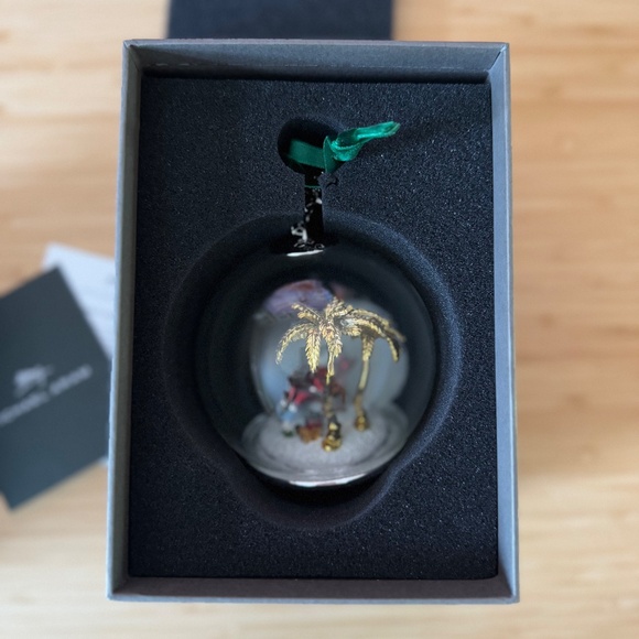 Michael Aram Island Santa Snow Globe Ornament - NIB - Picture 5 of 12